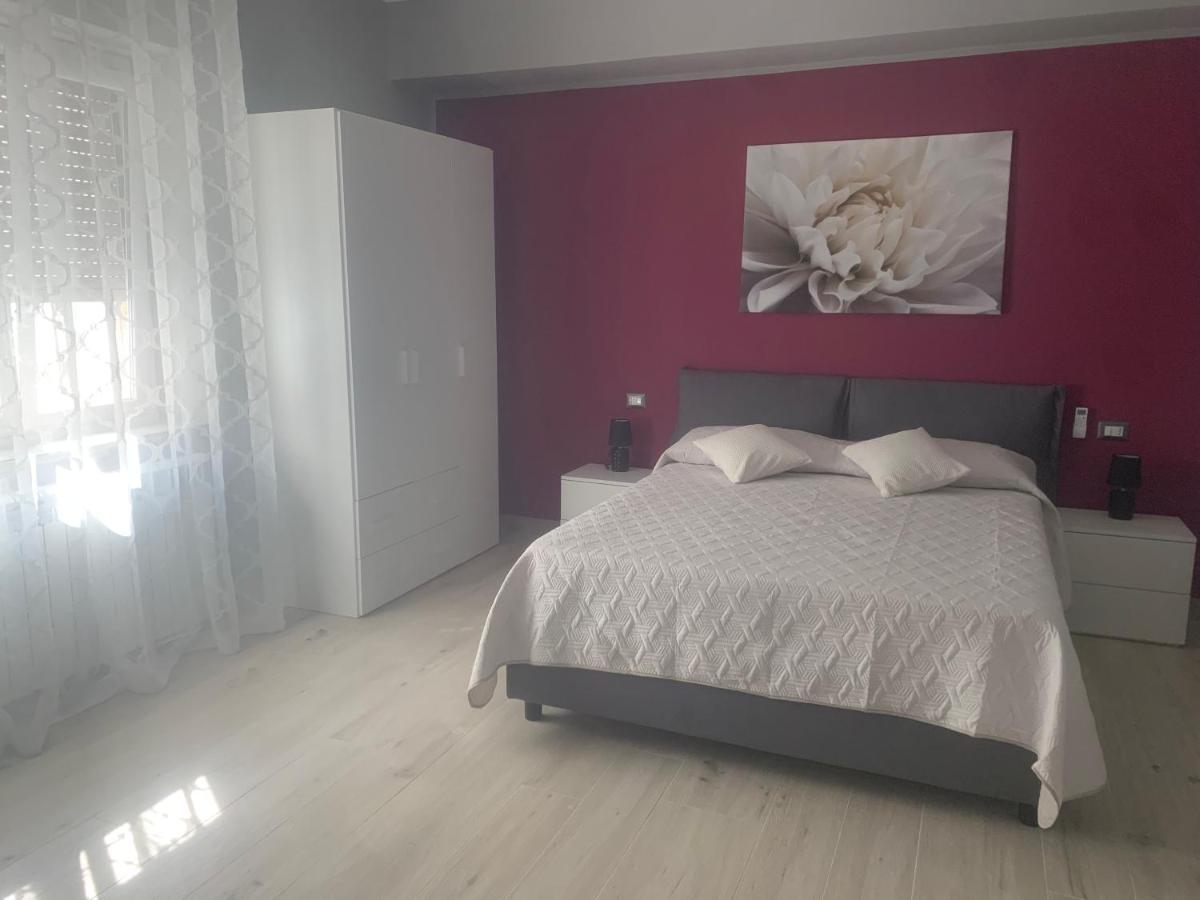 Bed and Breakfast Le Stanze Di Dalia à Crotone Extérieur photo